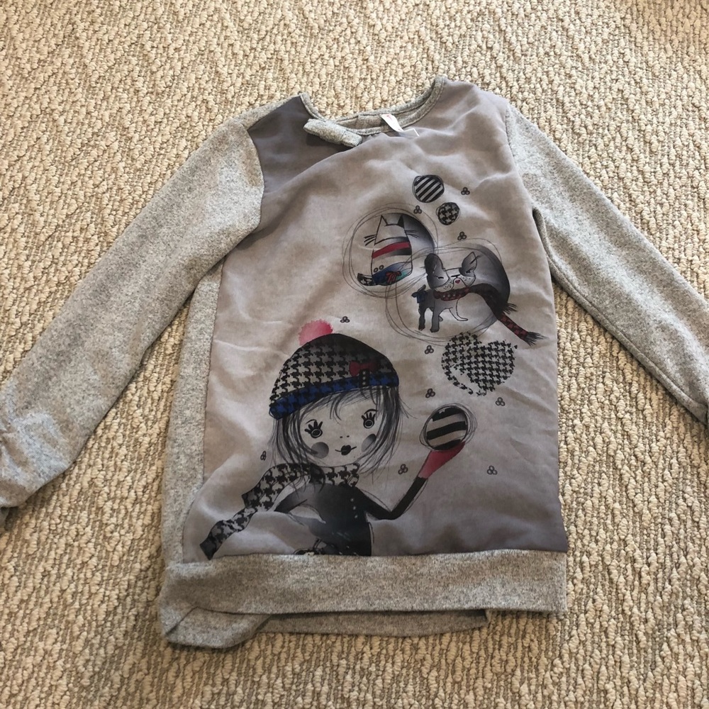 Girls gray sweater